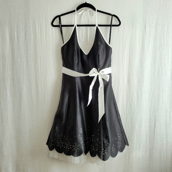 2000's Halter Fit and Flare Dress with Tulle and Laser Cut Hem Detail - Picture 11 of 11